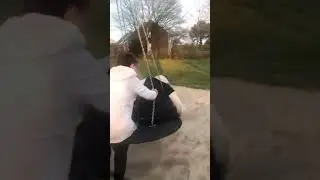 Fetter junge f&auml;llt aufs Maul