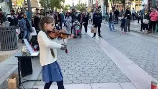 Titanic background music heart ❤ touching performance by little girl