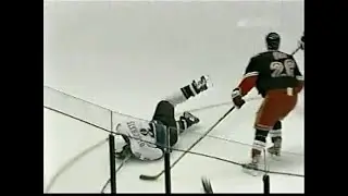 Colton Orr vs Shaone Morrisonn & Orr cross checking Alex&nbsp;Ovechkin