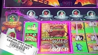 Giant Drop-In Wild! | Invaders Attack from the Planet Moolah Giant Symbols Bonus Play