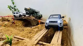 Range Rover Sport Mitsubishi Pajeyo V24WG Big foot monster truck hill Climb Mountain off Road 