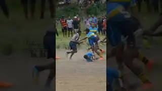 This player loves getting bumped off #rugbyleague #nrl #pngkumuls