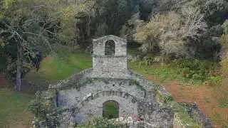 Pimiango, Ribadeva Asturias,....pullback, elevaci&oacute;n y gui&ntilde;ada. Ruinas de Tina. drone dji mavic air 1