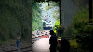 Sri lanka railways class s14 intercity express train #srilankatrain #srilankarailway #srilankatravel