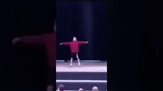 Guy Dancing to DnB Beats! 💃🔥🎶 #DrumAndBass #DnBVibes #ViralDance #RaveEnergy #CrazyGroove