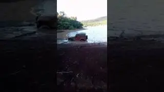 Troller execu&ccedil;&atilde;o no barro
