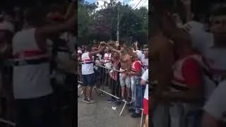 Terror!  Protesto contra o Presidente Leco do SPFC na frente do Morumbi