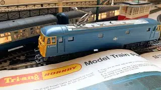 Tri-ang Hornby R.753 Bo Bo Electric with illuminated Mk2 coaches-R.644A Inter City Presentation Set