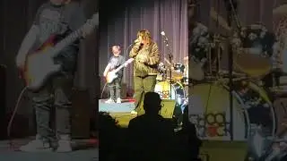 Yellow Ledbetter Frankie on vocals
