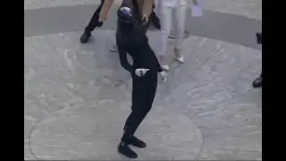XPENG's generation IRON robot suddenly lost its balance and fell backward onto the floor.
