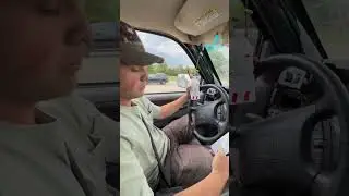Man drives with shattered windshield and distractions in USA