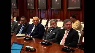 Pakistan&rsquo;s Finance minister Meets with SBP Governor, Banking Sector Leaders