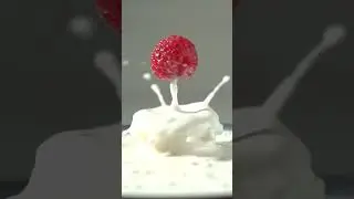 L'&eacute;claboussure parfaite d'une framboise
