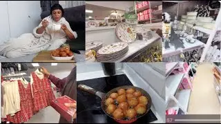 VLOG: Getting Into the Christmas Spirit | Shopping, Chit Chat, Chill Evening