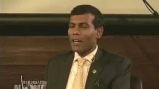 Maldives Holds Cabinet Meeting Underwater to Highlight Danger of Global Warming 1 of 2