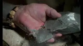 Flintknapping in slow motion