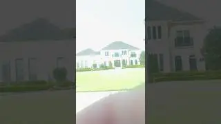 English turn large homes, West Bank, side of the Mississippi River, New Orleans ￼