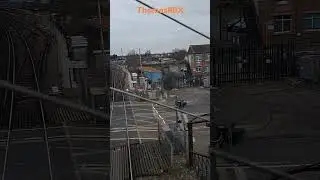 Gillingham Level Crossing Barriers Closing | IRL Trains | ThomasRBX | #shorts