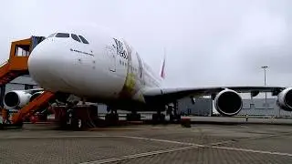 Airbus wins Emirates deal for A380 jets