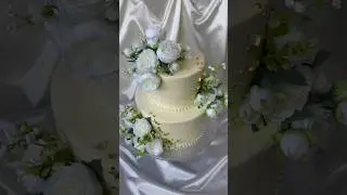 Creating a Two Tiered Wedding Cake🤍#weddingcake #flowercake #goldcake #pearlcake #whiteandgoldcake