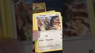 Pok&eacute;mon Sun and Moon Crimson Invasion Pack opening