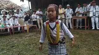 silo mopin e..galo Mopin dance by miss Dusum ado.. (cutepie)