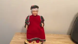 Gemmy Hip swinging Mrs Clause