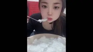gao1656316631 - shaved white ice w/ clear white hard ice pieces ￼