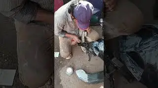 PAINT IN PROGRESS BAJAJ AUTO RICKSHAW