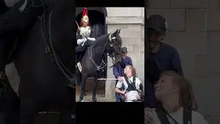 King&rsquo;s Guard is An Angel!