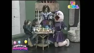 Las mu&ntilde;equitas parten la Rosca De Pasteler&iacute;a Lety Alejandra Elizabeth Ana Celia y Maribel