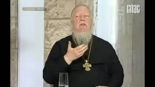 Старушка в храме постоянно делает замечания насчёт внешнего вида. Что делать? о.Дмитрий Смирнов