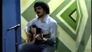 FUN 'N' STUFF   Matt Scalici sings 