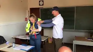 Veiligheid en zeeziekte - Hoe werkt een reddingsvest?