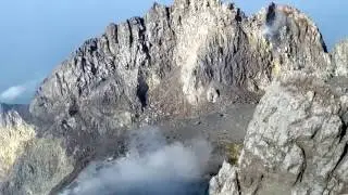 Pesona kawah gunung merapi