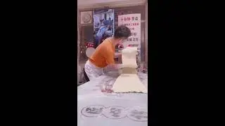 Livestream | Dance-Like Noodle Making | Real-Time Machine Extrusion in Street Kitchen