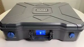 Portable suitcase solar generator