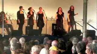 Galant tu Perds ton Temps at Lunenburg Festival--