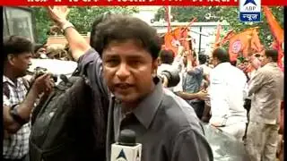 Delhi: VHP activists clash with police against Ayodhya ban