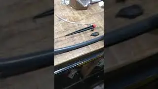 Como colocar un gotero estaca con microtubo en ca&ntilde;o de polietileno