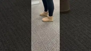 Ugg Classic Mini Sand #uggclassic #ugglifestyle #subscribe #uggboots #uggaming #uggseason #uggmini
