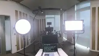 Virtual Reality (VR) Public Speaking Practice Stage: Teleprompter Challenge
