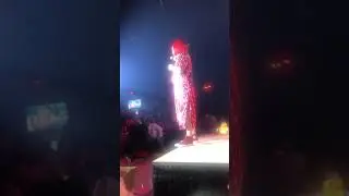 La vecina “una grilla en terrassa” p2