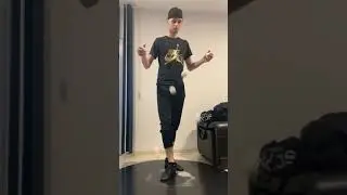 Guy Performs Tricks While Juggling Multiple Balls Together - 1168730