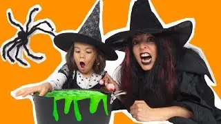 Pour HALLOWEEN la SORCI&Egrave;RE et MISS KIPIK jouent avec des ARAIGN&Eacute;ES - La famille D&eacute;mo Jouets