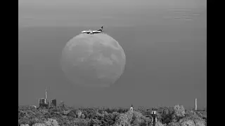 Moonrise with airplane &ndash; Near-Infrared (685nm, 183MM)