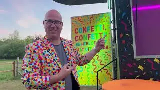 Confetti Photobooth Trailer huren? Druk op de knop en... BAM! Feest! 🎉📸