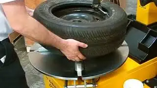 ART320 DUNLOP GARAGE EQUIPMENT