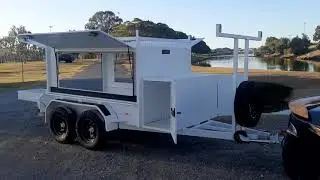8x5 square top. Builders trailer