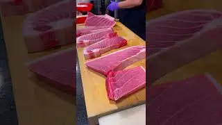Luxurious Meat Mystery: Wagyu Beef or Tuna? Test Your Eye! #bluefin #tuna #wagyu #otoro